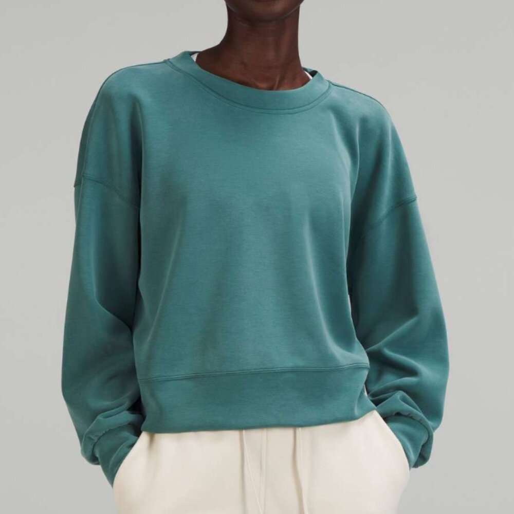 LULULEMON SOFTSTREME CROPPED CREWNECK
